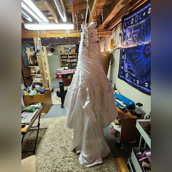 Wedding dress size 6 - Picture 2 of 6